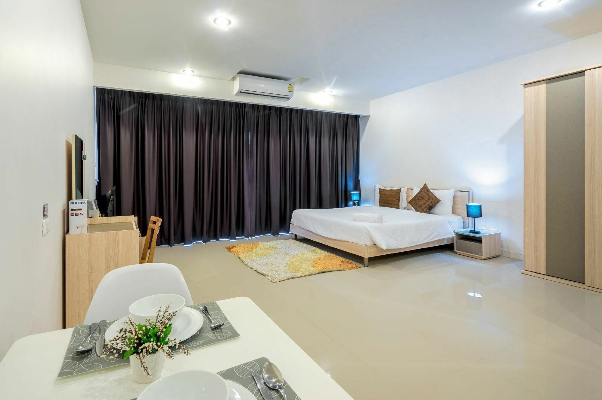 Chic Residences At Karon Beach Bagian luar foto